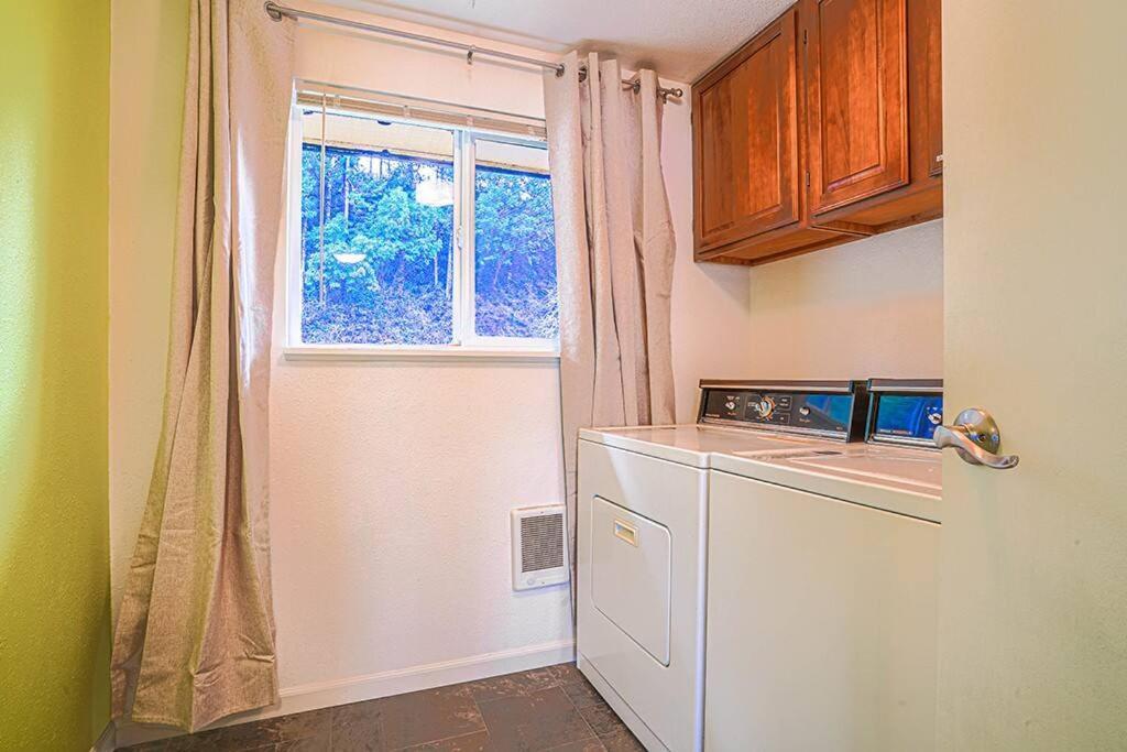 Waterfront Retreat, Relaxation, Fun In Hood Canal Hoodsport Esterno foto